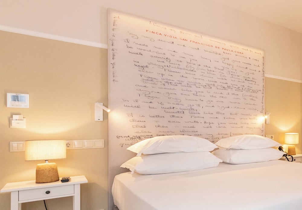Superior Double or Twin Room, City View - Photo 7