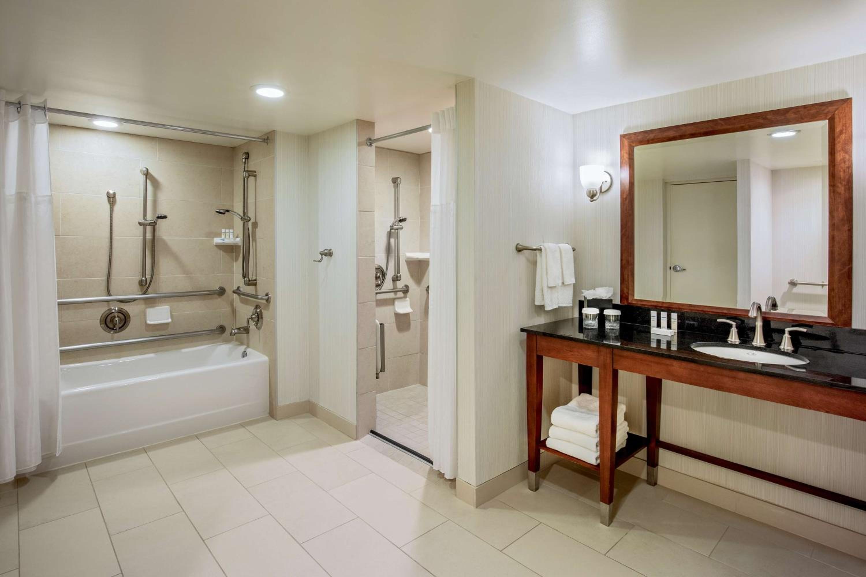 King Room - Mobility Access/Non-Smoking - Photo 5