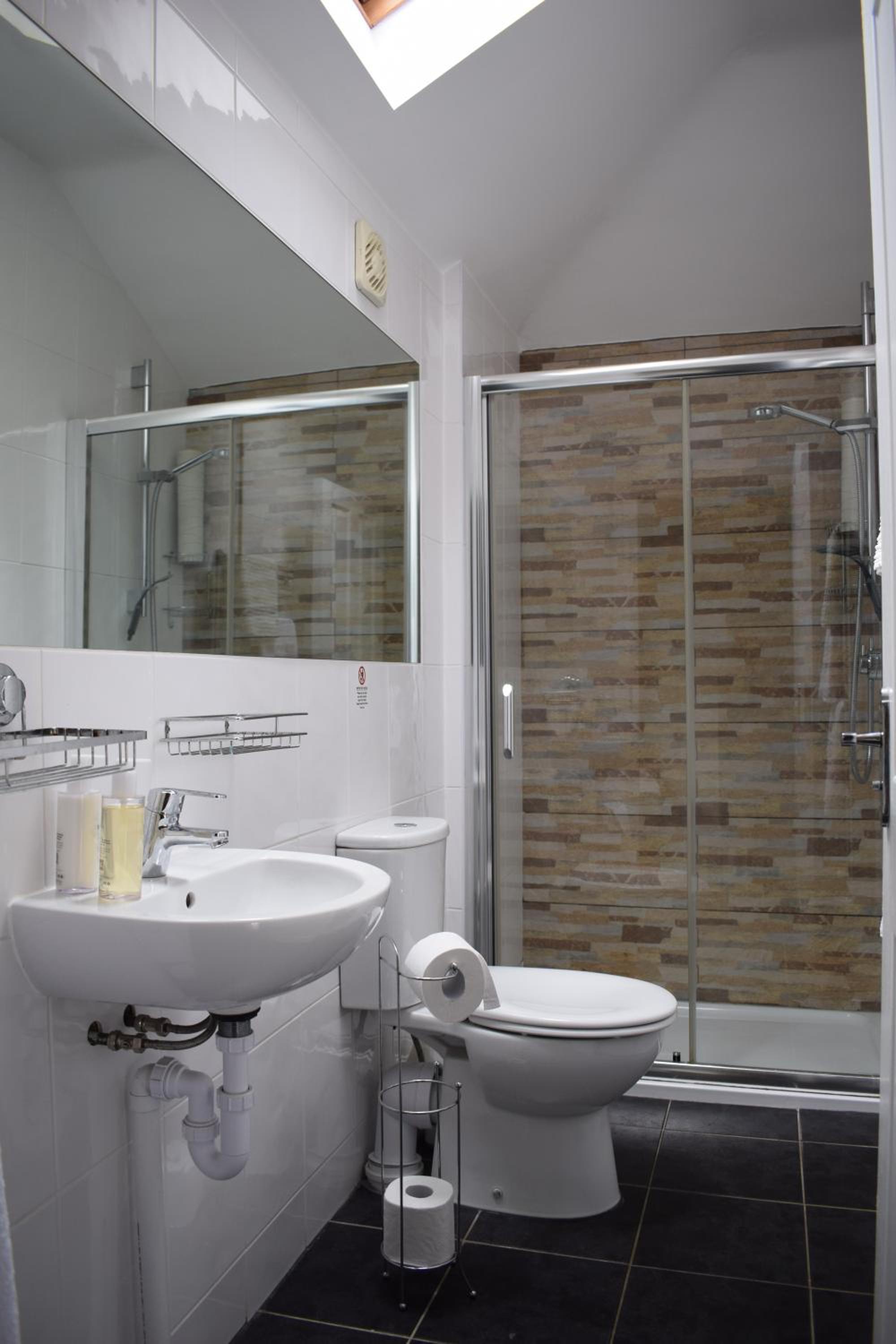 One-Bedroom House photo 2