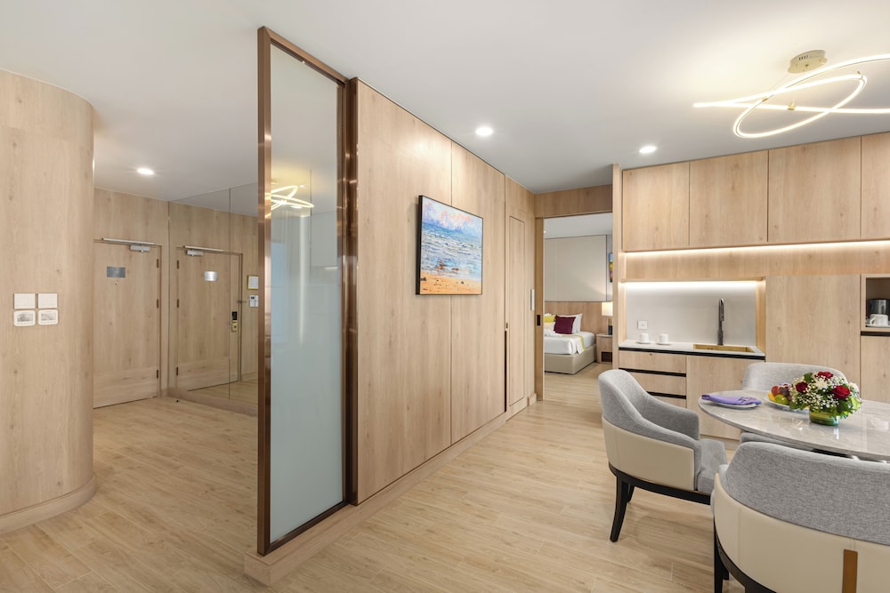Two Bedroom Regency Suite - Modern Style thumbnail 6