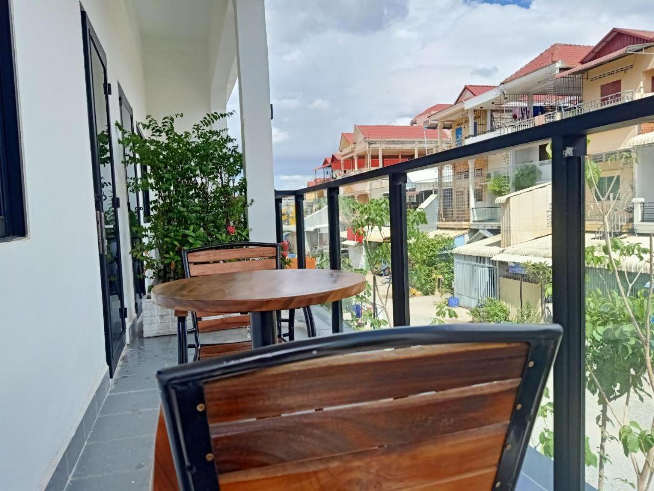 Suite with Balcony - Photo 10