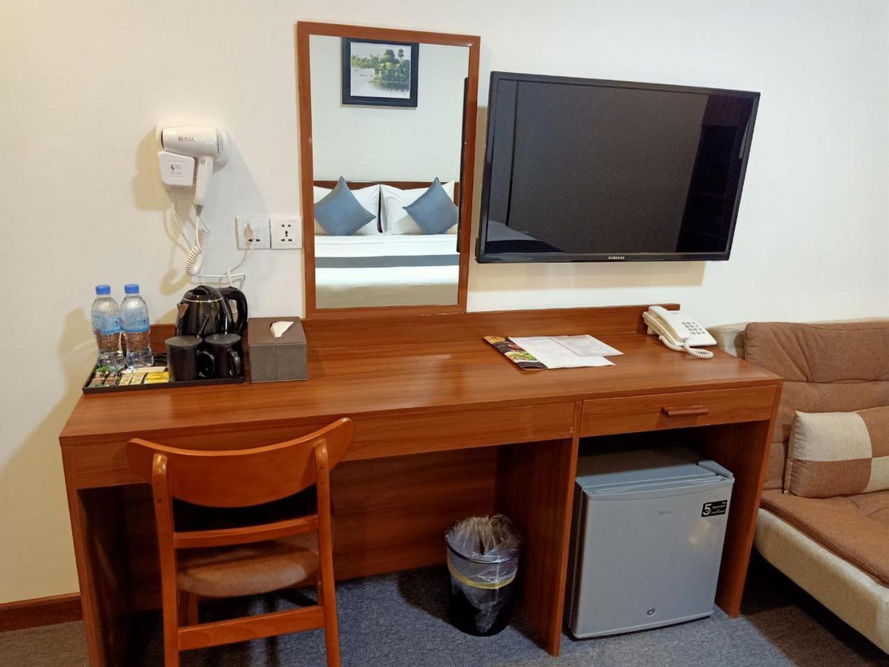 Deluxe Double Room with Balcony - Photo 1