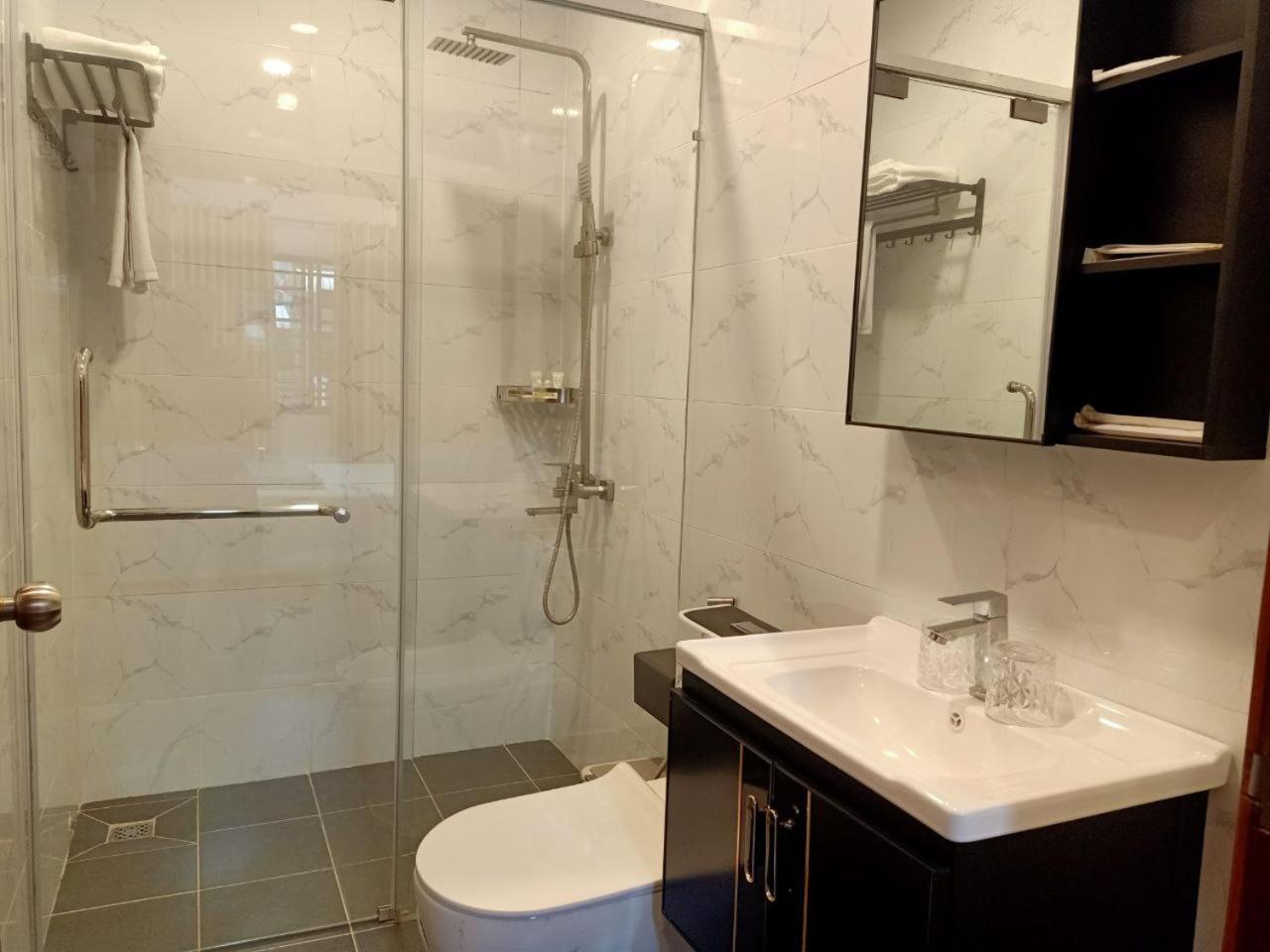 Suite with Balcony - Photo 9