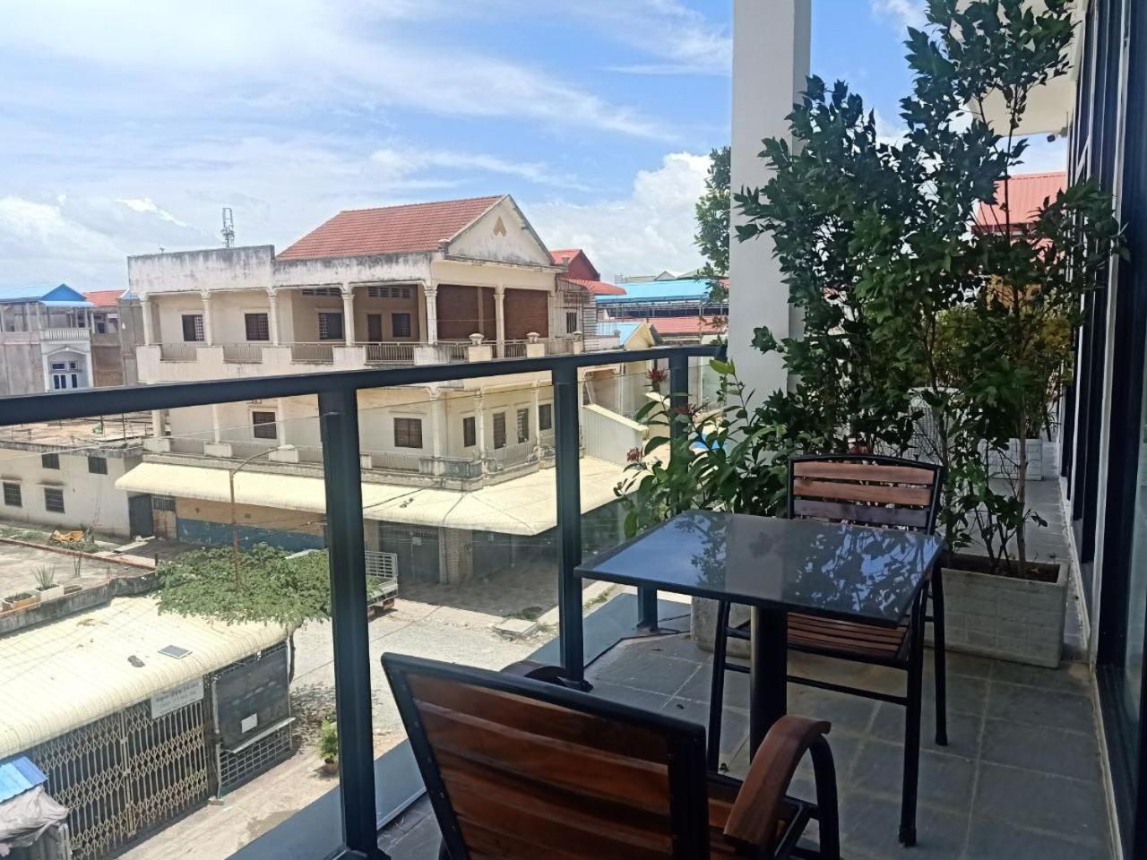 Suite with Balcony - Photo 6