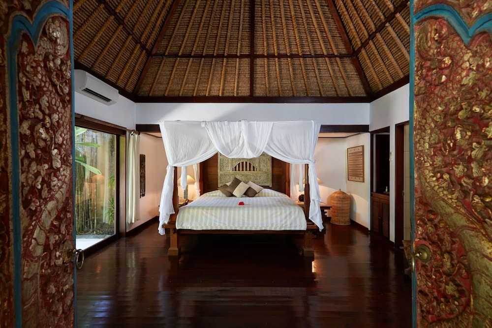 Visakha Grand Pool Villa - Photo 3