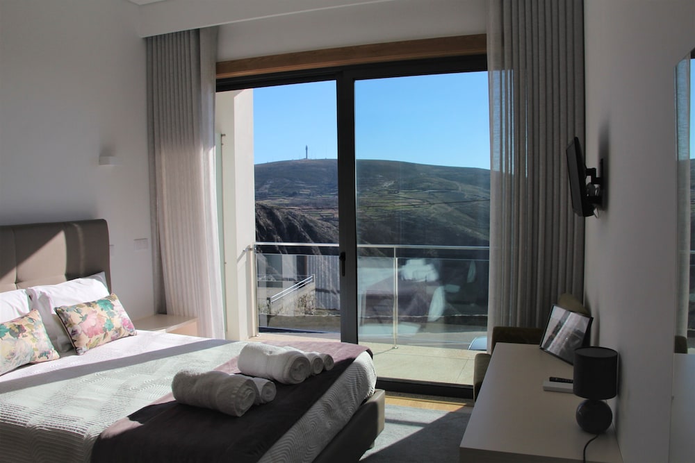 Twin Room - Photo 3