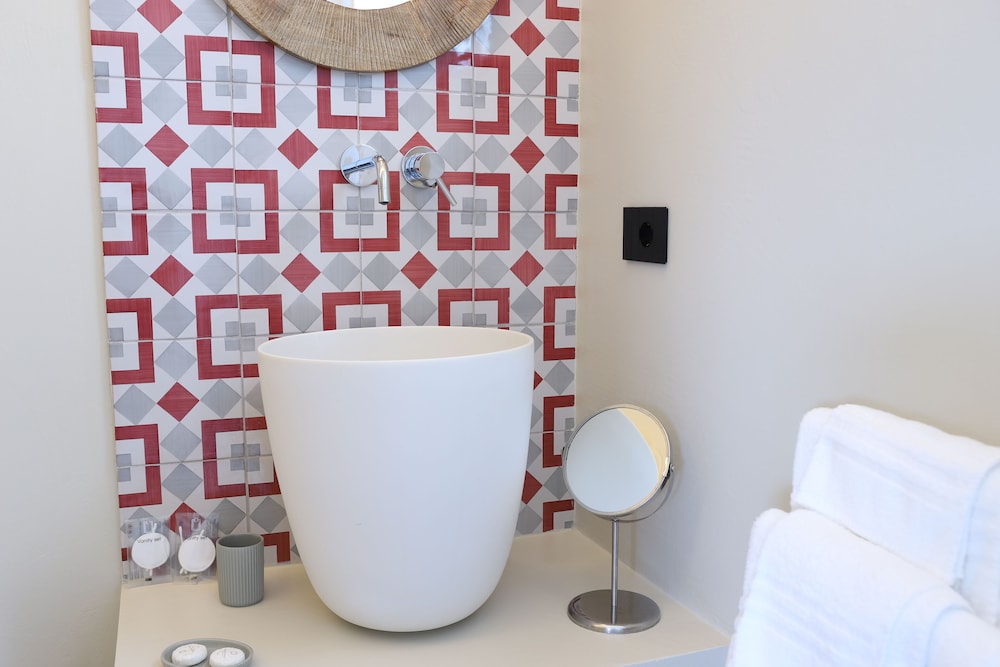 Design Triple Room, Garden View, Tower photo 3