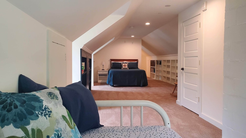 3rd Floor Suite with Private Bath photo 1
