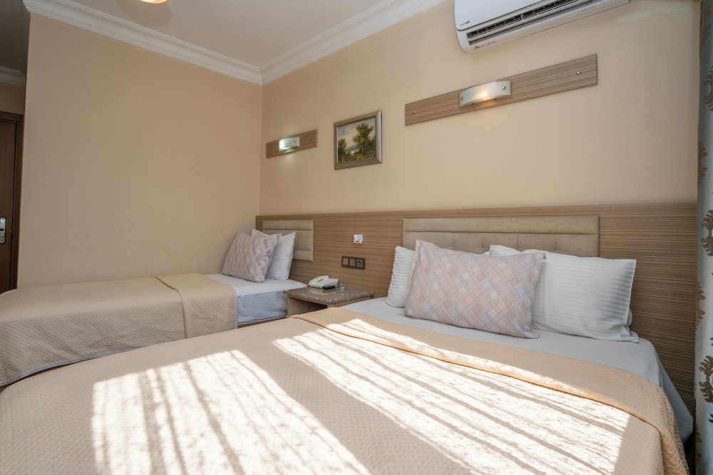 Standard Double or Twin Room, City View photo 2