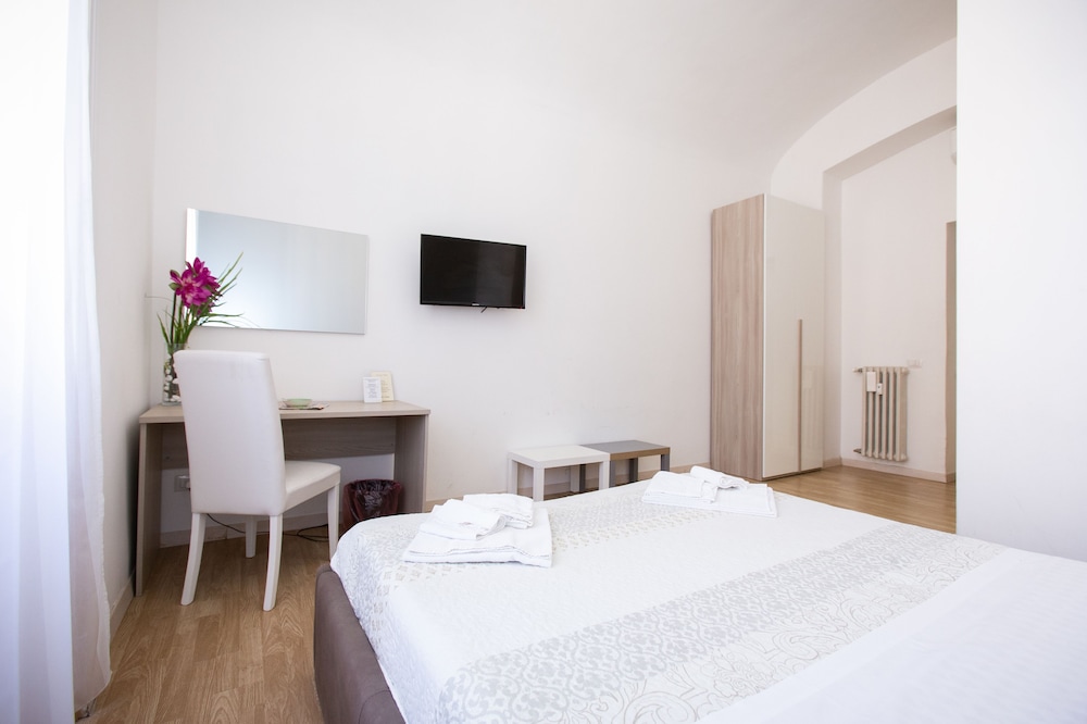 Double or Twin Room photo 2