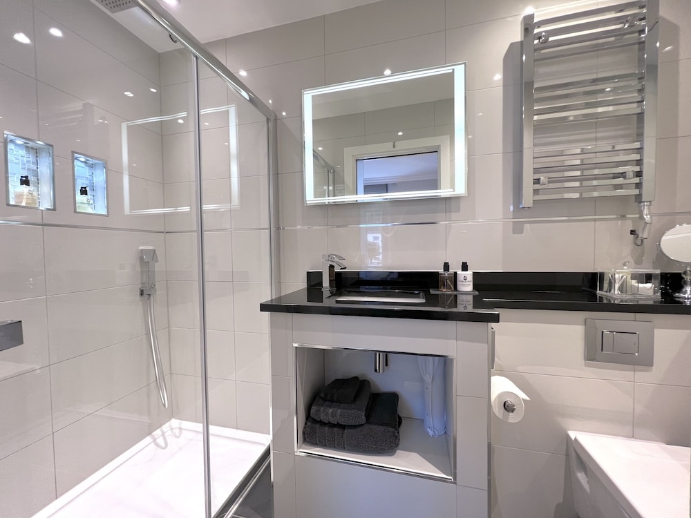 Superior Double Room, Ensuite photo 3