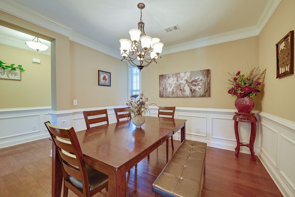 House (4 Bedrooms) photo 2