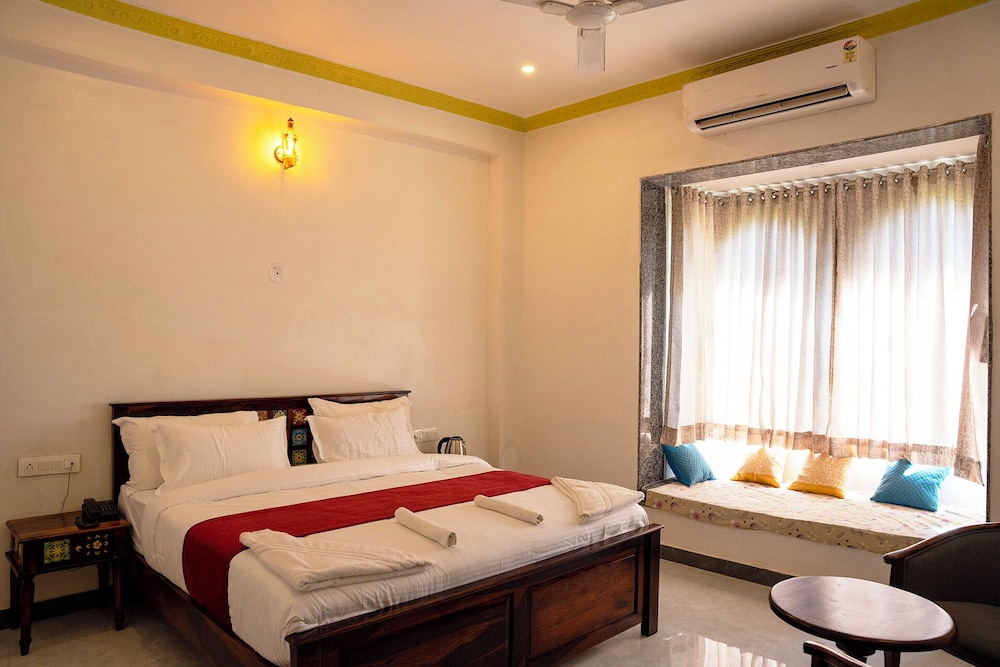 Luxury Suite, Garden View