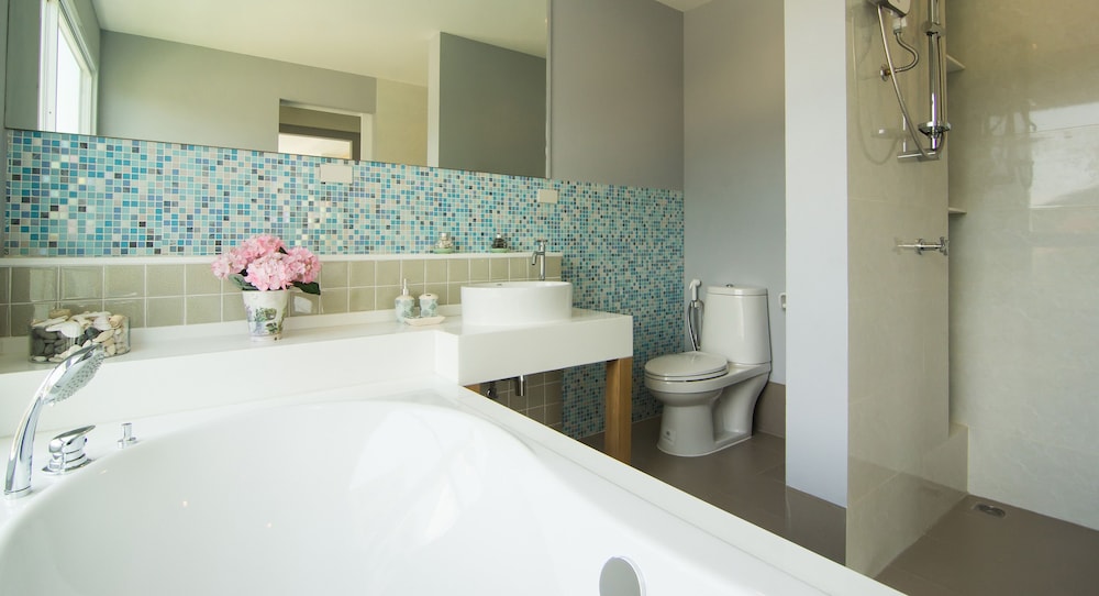 Grand Suite, 2 Bedrooms, Non Smoking, Bathtub photo 2