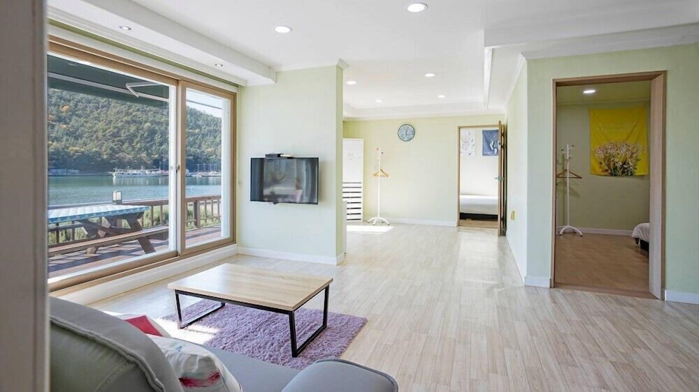 Room (VIP group, family (Two room)) - Photo 9
