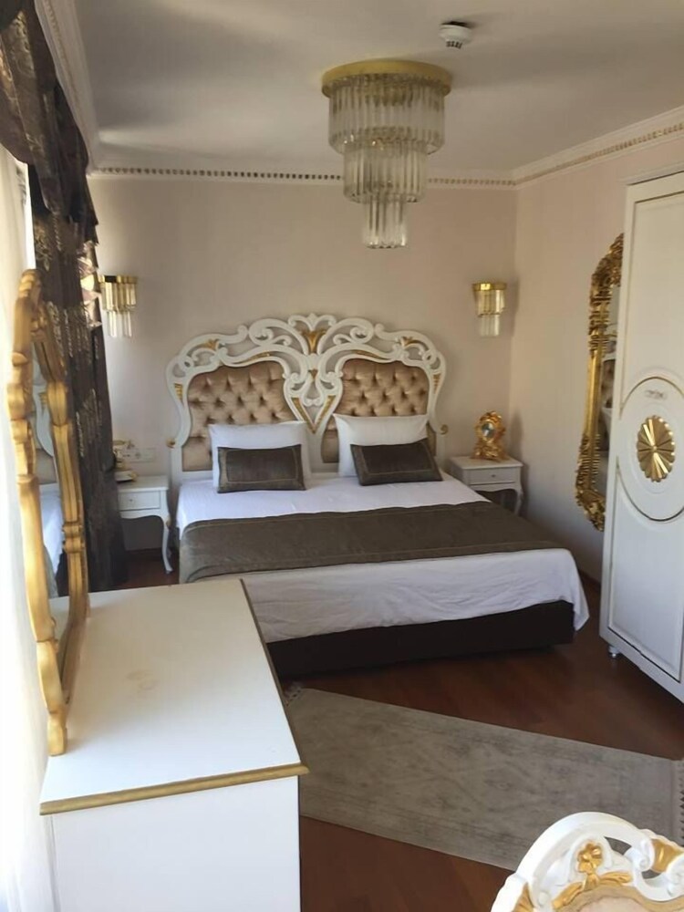 Deluxe Double Room, 1 Double Bed, Balcony, City View photo 1