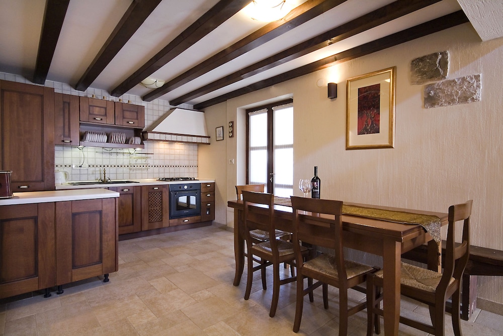 Villa photo 3