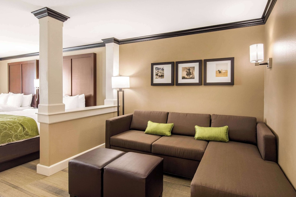 Suite, Multiple Beds, Accessible, Non Smoking photo 1