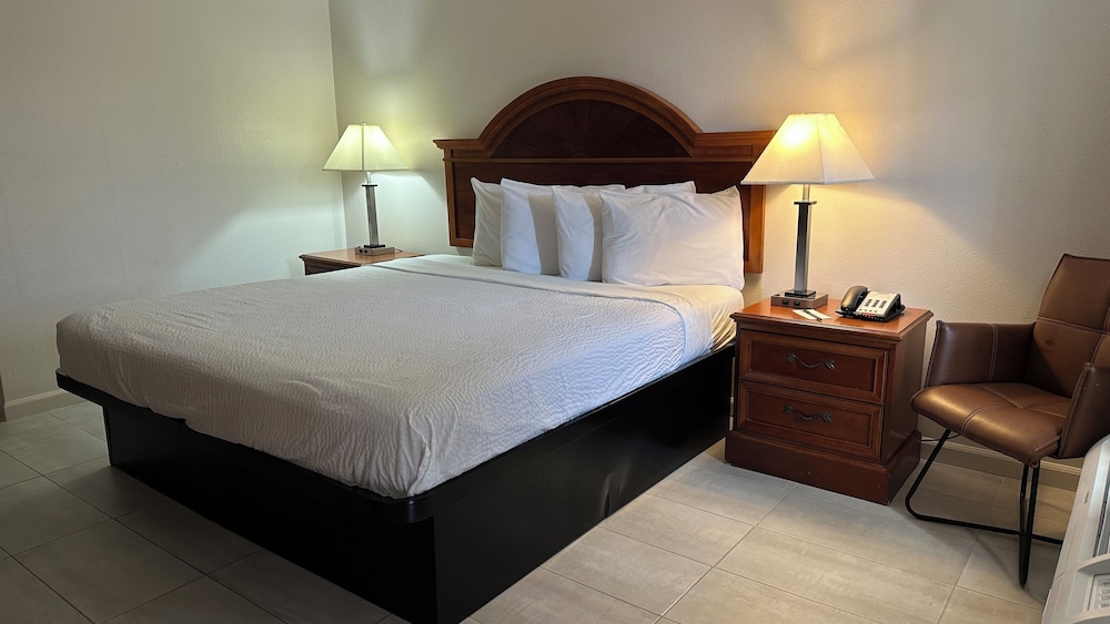 Senior Double Room, 1 Double Bed, Smoking photo 1