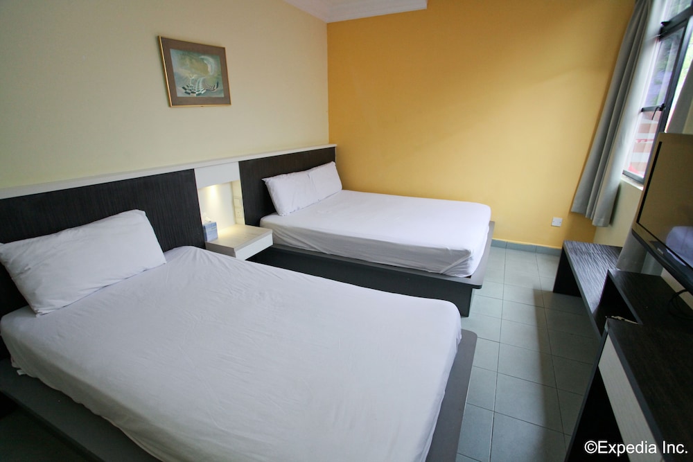 Basic Triple Room photo 2