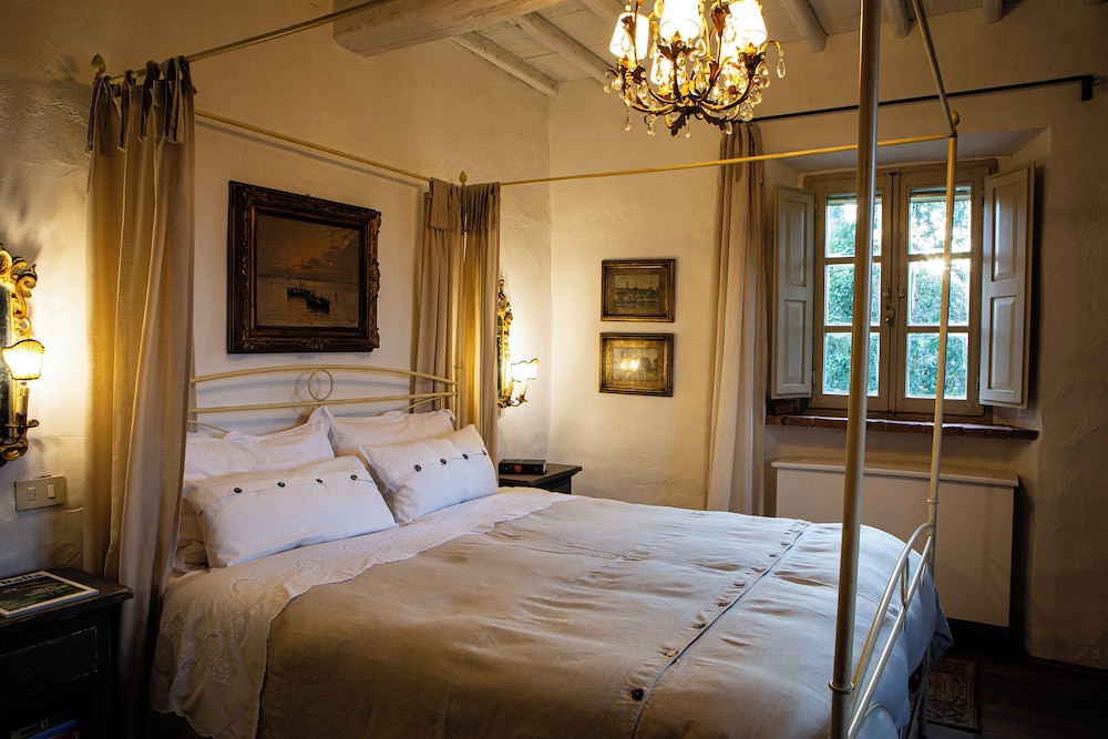 Luxury Apartment, 5 Bedrooms, Air conditioning, Hill View