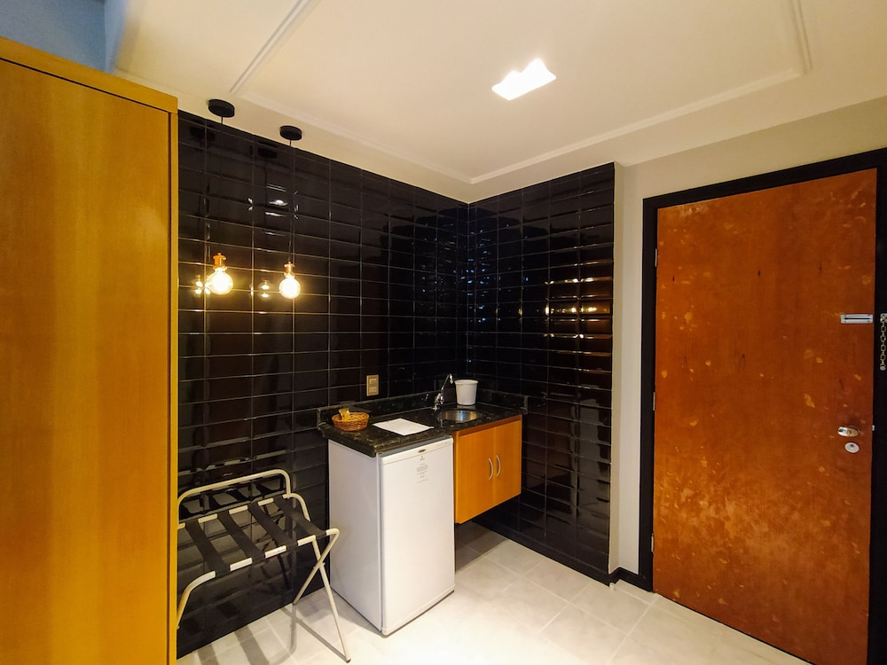 Premium Double or Twin Room - Photo 13