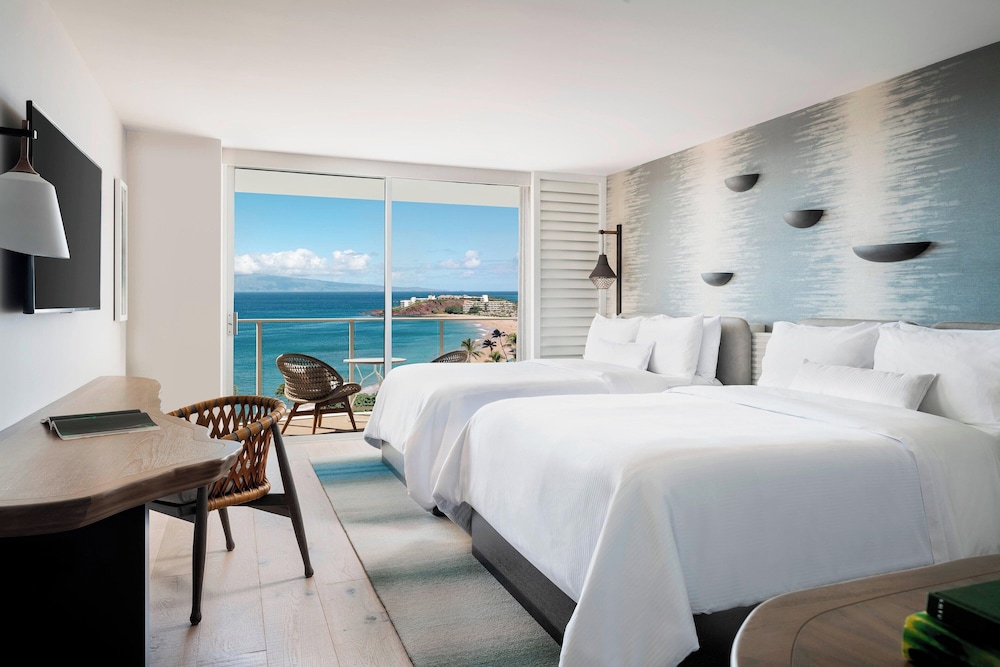 Club Room, 2 Queen Beds, Roll-in Shower, Ocean View (Mobility Accessible, Roll-In Shower)
