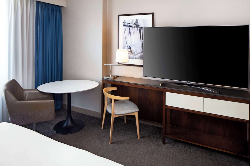 Room - Photo 2