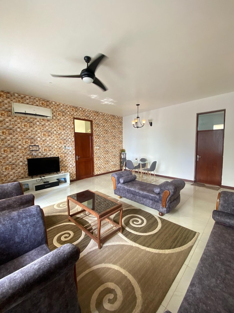 Basic Apartment, Garden View