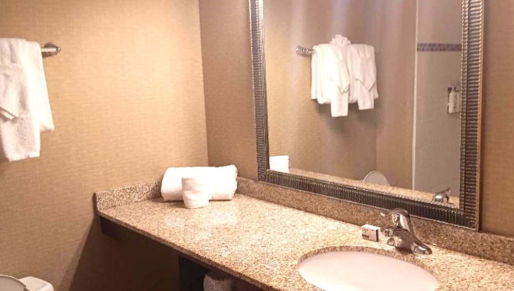 Standard Room, 2 Queen Beds, River View - Photo 3
