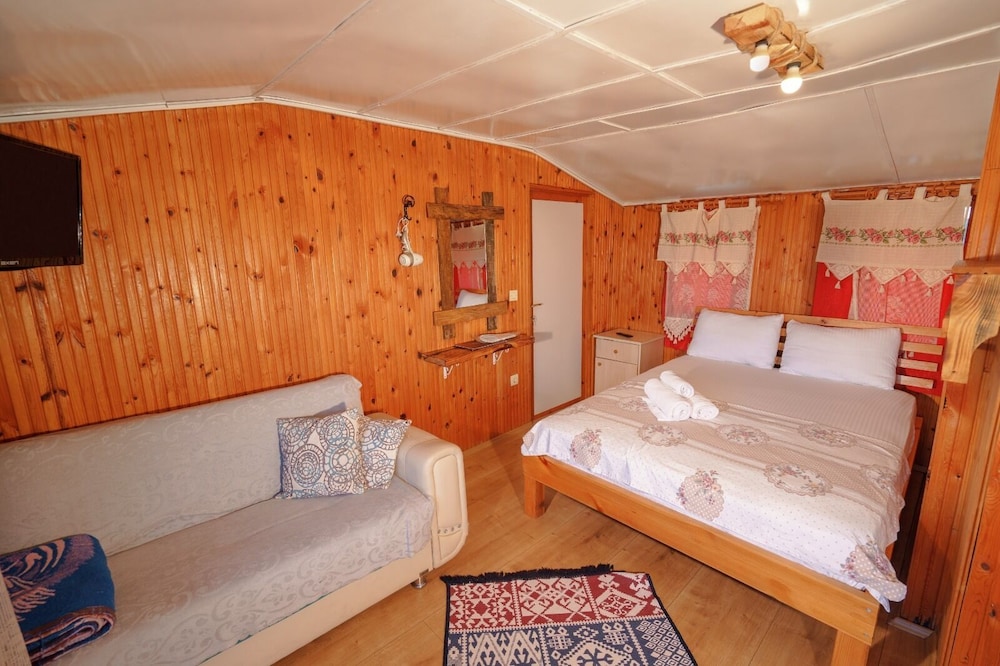 Room, Terrace, Lake View (Teras Oda, Göl Manzaralı) photo 3