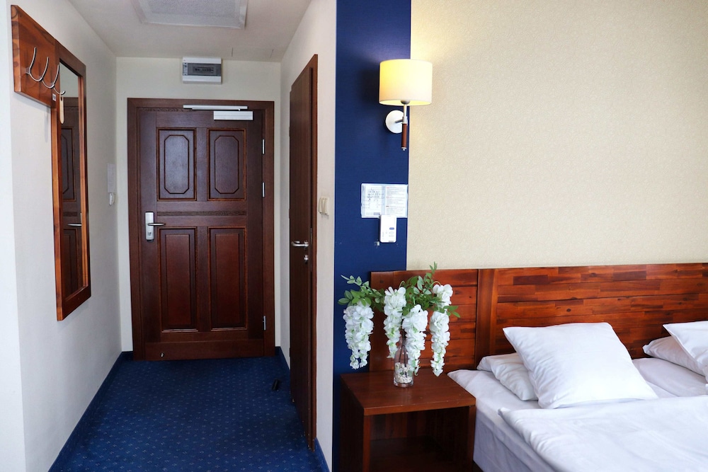 Double Room - Photo 10