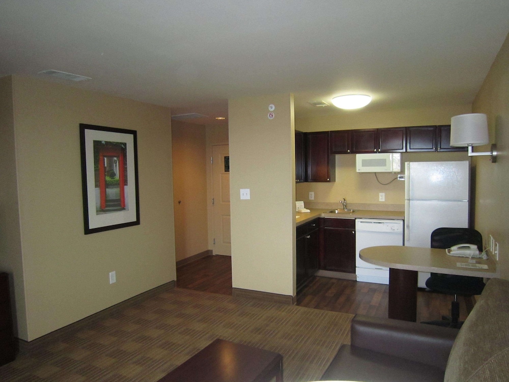 Suite, 1 King Bed with Sofa bed, Non Smoking - Photo 3