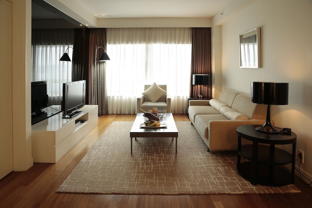 Suite - Photo 4