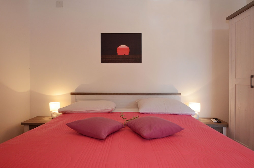 Apartment (Two Bedroom Apt with Terrace) photo 3