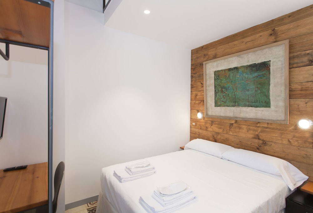 Classic Double Room, 1 Queen Bed, City View - Photo 9