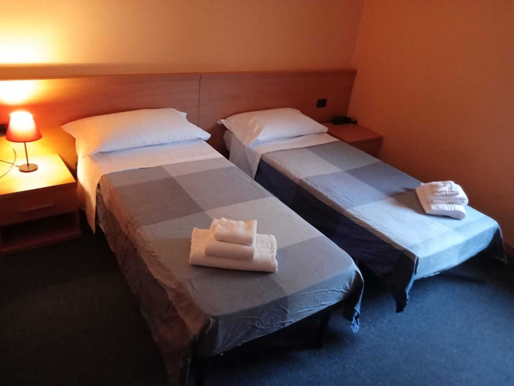 Basic Double or Twin Room photo 3