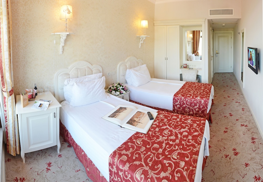 Standard Double or Twin Room, 1 Double or 2 Twin Beds photo 1