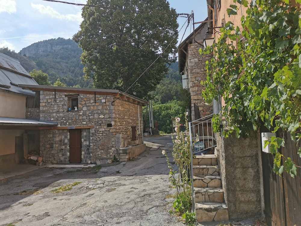Economy Shared Dormitory, Mountain View photo 2