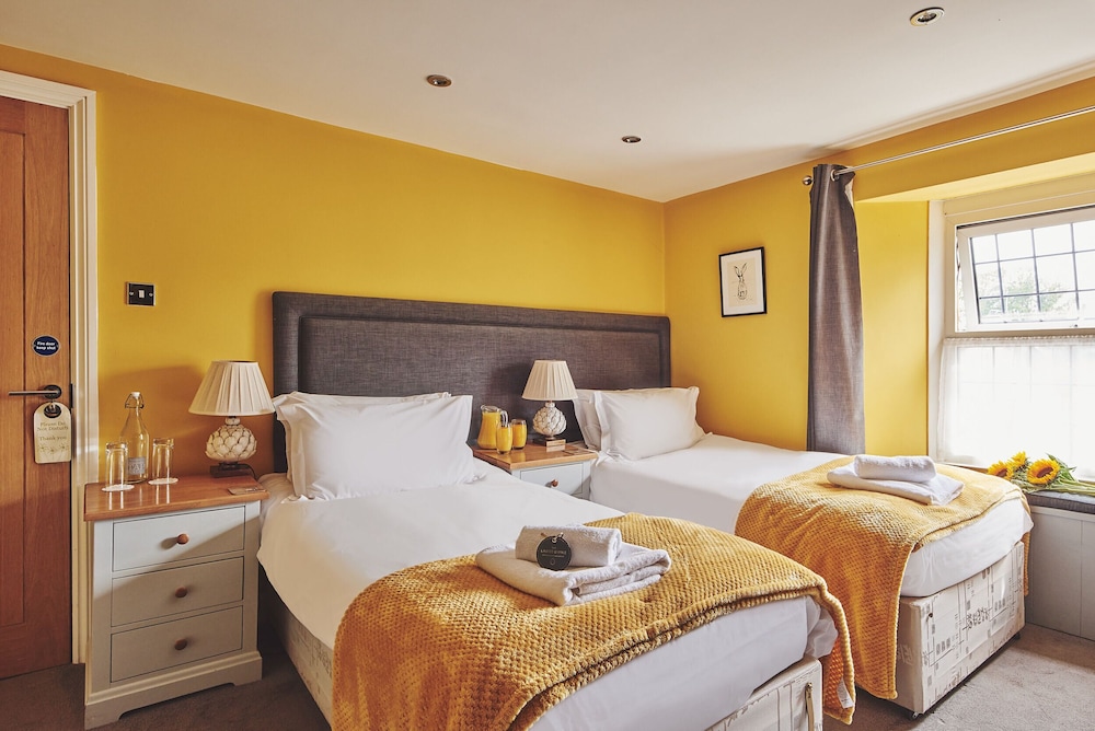 Double or Twin Room, Ensuite photo 1
