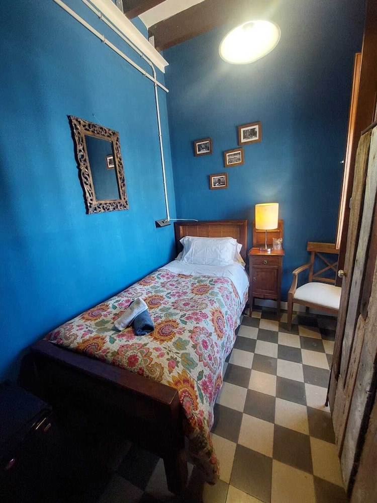 Single Room, 1 Twin Bed, Shared Bathroom, City View photo 2