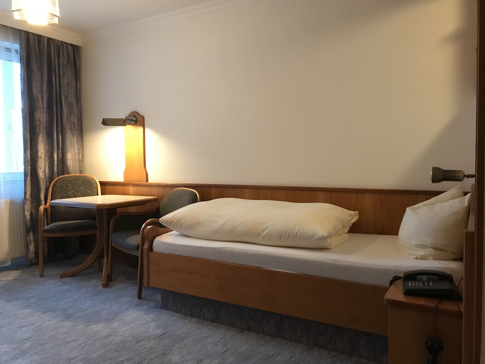 Superior Single Room, 1 Large Twin Bed, Balcony photo 2