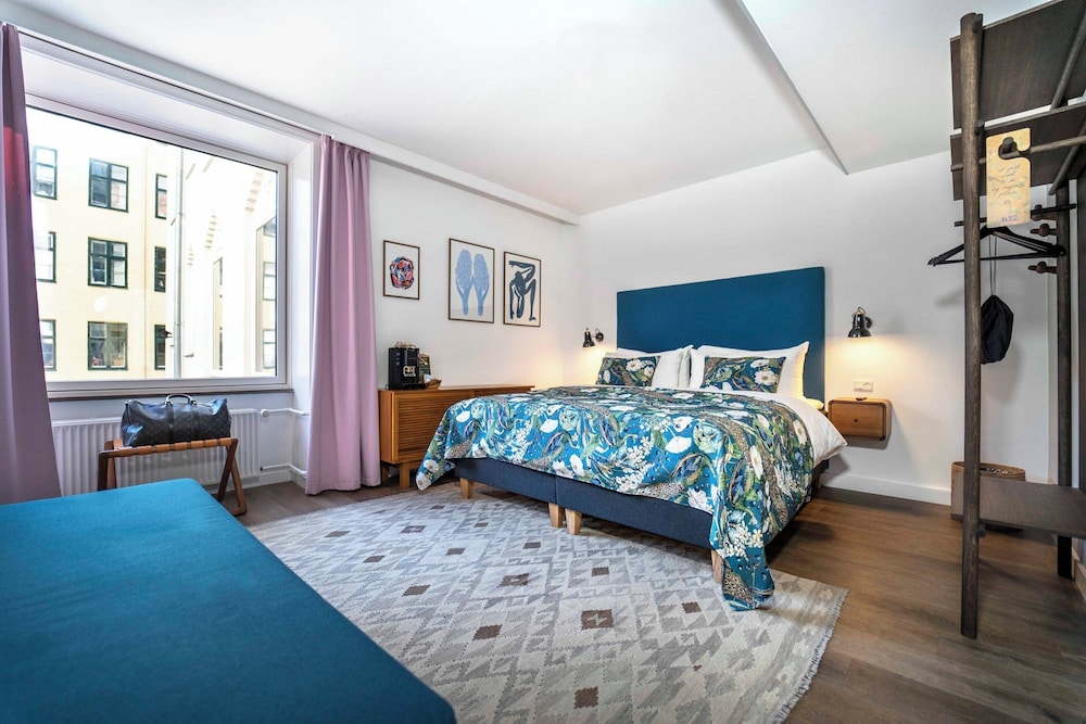 Superior Room, 1 King Bed