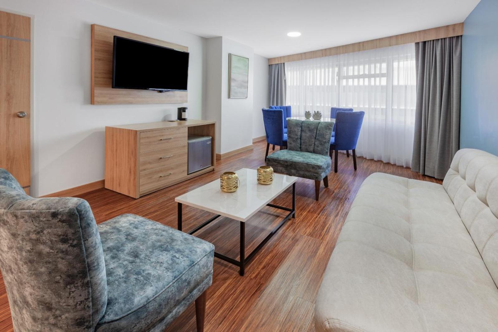 Business King Suite - Non-Smoking