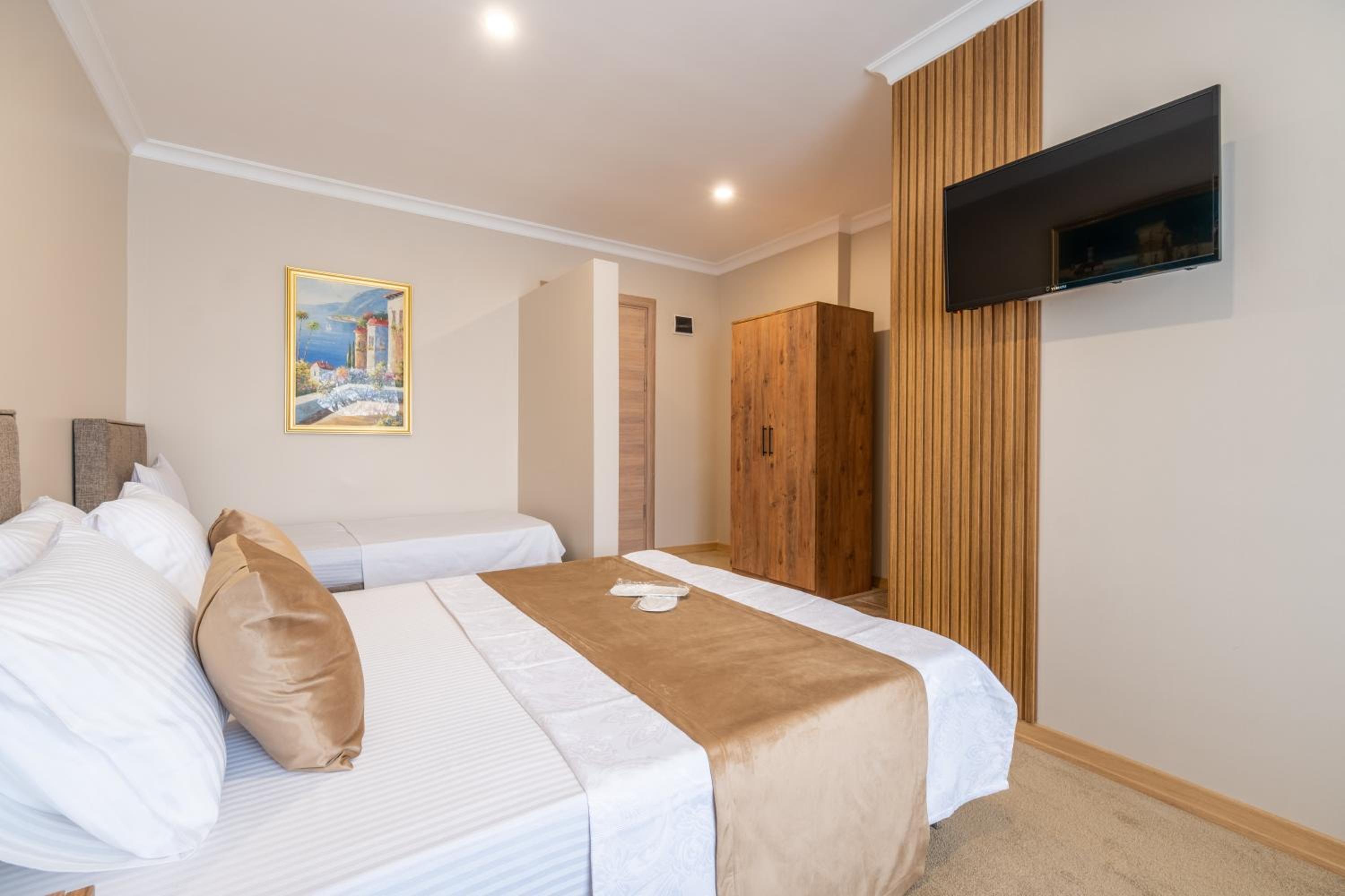Suite with City View photo 1