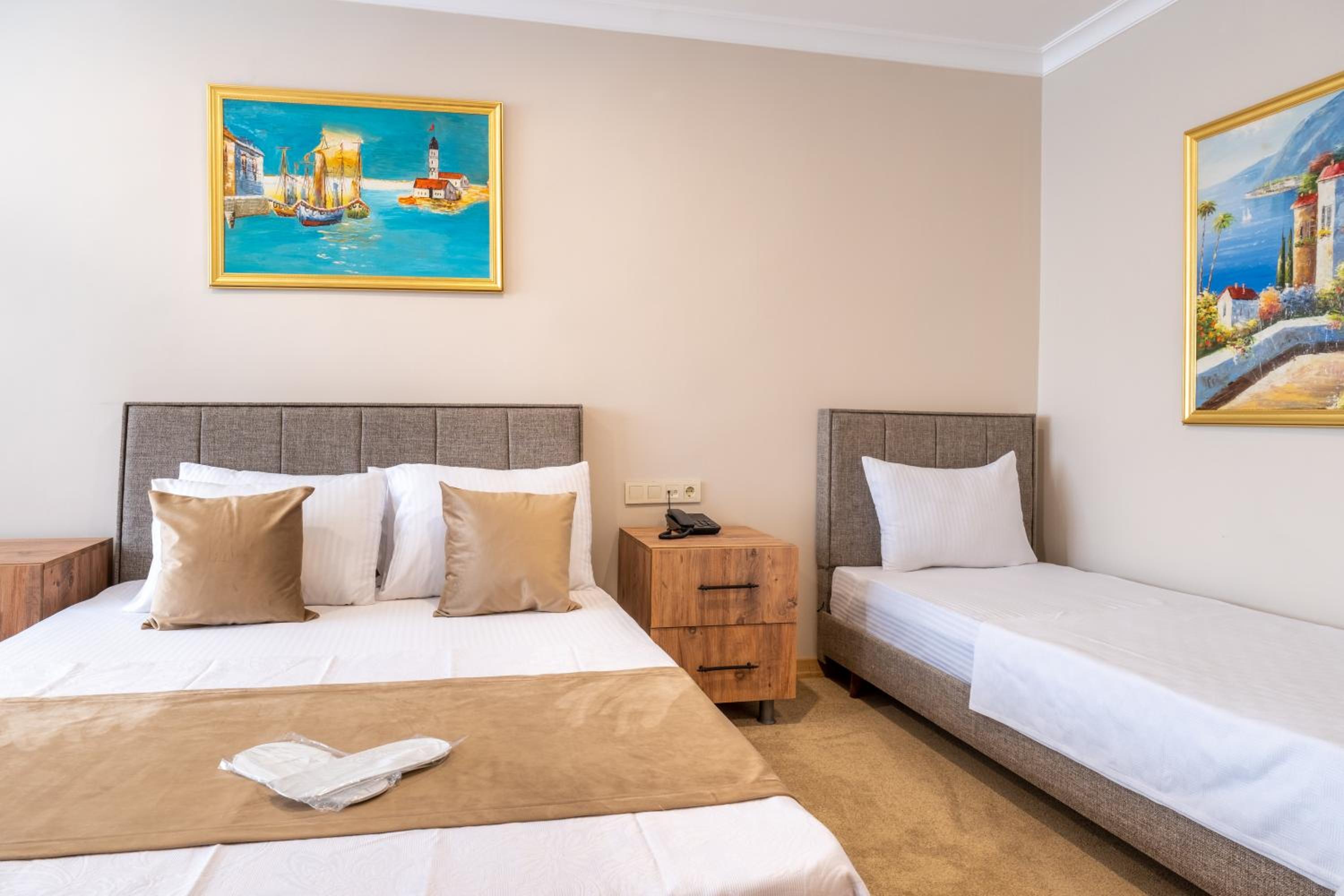 Suite with City View photo 2