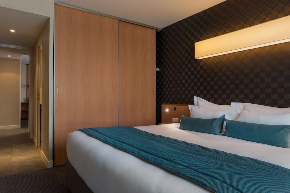 Suite, 1 King Bed with Sofa bed, Non Smoking (with Sofabed) - Photo 1