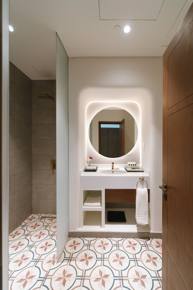 Deluxe Double Or Twin Room - Photo 2