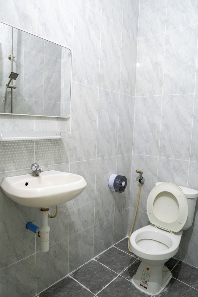 Standard Twin Room - Photo 3