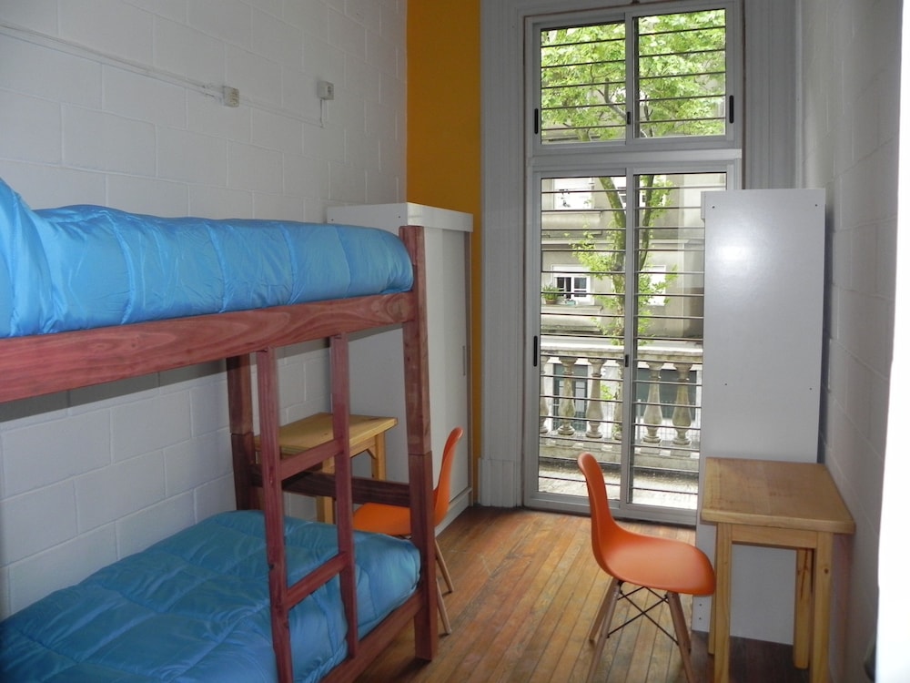 Shared Dormitory, 3 Bedrooms  six beds female (a/c) photo 3